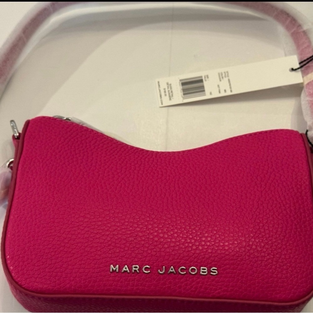 Marc Jacobs Fuchsia wristlet
